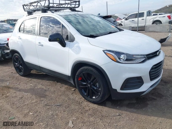 2020 Chevrolet Trax LT with VIN KL7CJLSB6LB321069, listed as a IAAI auction lot 41881714 with 70,600 mi miles. Bid and sale history available at carsss.com. Image 1.