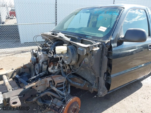 2005 Chevrolet Silverado 1500 Work Truck with VIN 1GCEC14X95Z330927, listed as a IAAI auction lot 41565885 with 1 mi miles. Bid and sale history available at carsss.com. Image 6.