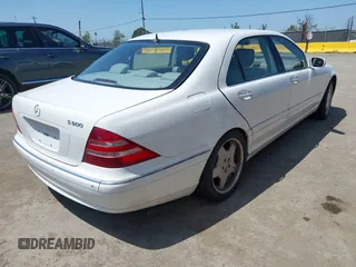 2000 Mercedes-Benz S 320/430/500 z VIN WDBNG75JXYA087535, wystawiony jako IAAI lot #42110848 z przebiegiem 178 057 mil mil oraz . Historia ofert i sprzedaży dostępna na DreamBid. Obrazek 4.