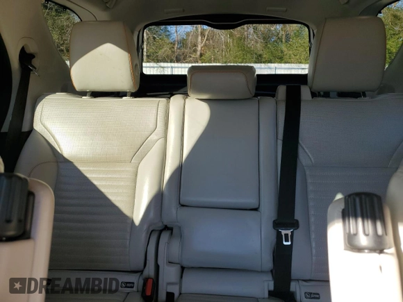 2017 Land Rover Discovery HSE Luxury with VIN SALRHBBV5HA030405, listed as a Copart auction lot 83741044 with 111,903 mi miles and Salvage Title. Bid and sale history available at DreamBid. Image 10.