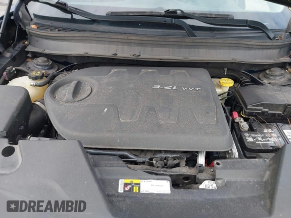 2014 Jeep Cherokee Latitude with VIN 1C4PJLCS2EW228418, listed as a IAAI auction lot 41416407 with 154,192 mi miles. Bid and sale history available at carsss.com. Image 10.