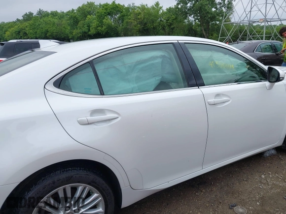 2015 Lexus ES 330 with VIN JTHBK1GG7F2151571, listed as a IAAI auction lot 42530104 with 107,950 mi miles and . Bid and sale history available at DreamBid. Image 13.