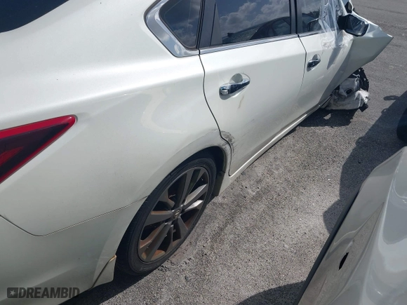 2018 Nissan Altima 2.5 SV with VIN 1N4AL3AP6JC222394, listed as a IAAI auction lot 41769208 with 66,691 mi miles. Bid and sale history available at carsss.com. Image 16.