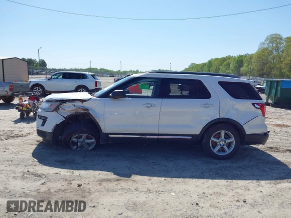 2018 Ford Explorer XLT z VIN 1FM5K7DH5JGC22286, wystawiony jako IAAI lot #42001333 z przebiegiem 140 878 mil mil oraz . Historia ofert i sprzedaży dostępna na DreamBid. Obrazek 6.