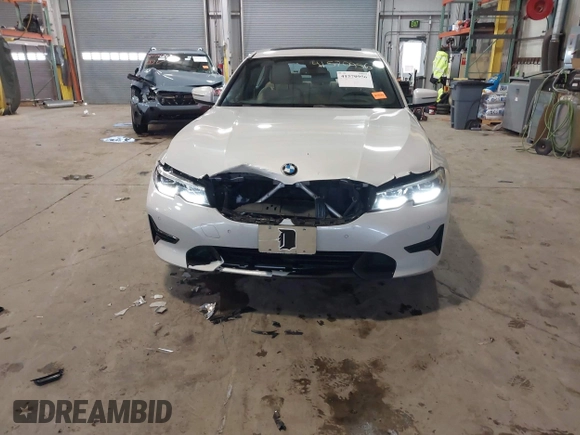 2021 BMW 3 Series 330i xDrive with VIN 3MW5R7J01M8C07735, listed as a IAAI auction lot 41570956 with 70,915 mi miles and . Bid and sale history available at carsss.com. Image 13.
