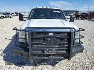 2015 Ford F-350 XL z VIN 1FD8W3HT3FEC63060, wystawiony jako Copart lot #50241925 z przebiegiem 240 742 mil mil oraz Czysty tytuł • Clean title. Historia ofert i sprzedaży dostępna na DreamBid. Obrazek 5.