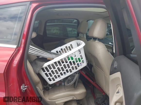 2013 Ford C-Max SEL with VIN 1FADP5BU8DL505854, listed as a IAAI auction lot 42121091 with Not Provided miles. Bid and sale history available at carsss.com. Image 8.