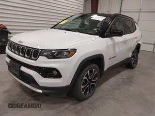2023 Jeep Compass (RED) Edition z VIN 3C4NJDCN1PT569129, wystawiony jako IAAI lot #42407967 z przebiegiem 22 720 mil mil oraz . Historia ofert i sprzedaży dostępna na DreamBid. Obrazek 2.