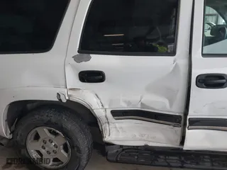 2004 Chevrolet Tahoe LT with VIN 1GNEK13T14J271832, listed as a IAAI auction lot 41109626 with 198,397 mi miles. Bid and sale history available at carsss.com. Image 6.