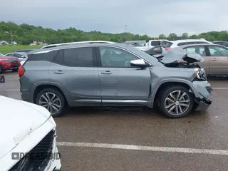 2020 GMC Terrain Denali z VIN 3GKALXEX9LL137492, wystawiony jako IAAI lot #42126393 z przebiegiem 47 075 mil mil oraz . Historia ofert i sprzedaży dostępna na DreamBid. Obrazek 13.