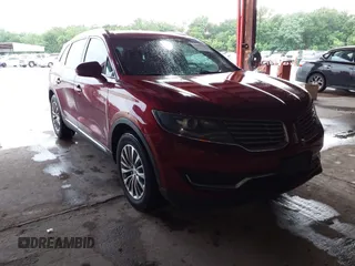2016 Lincoln MKX Select z VIN 2LMTJ6KR7GBL53983, wystawiony jako IAAI lot #42197229 z przebiegiem 156 931 mil mil oraz . Historia ofert i sprzedaży dostępna na DreamBid. Obrazek 1.