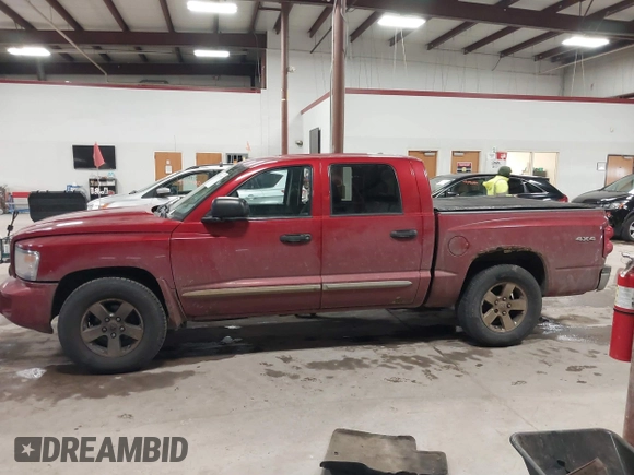 2008 Dodge Dakota Laramie z VIN 1D7HW58N98S634217, wystawiony jako IAAI lot #41739357 z przebiegiem 263 329 mil mil oraz . Historia ofert i sprzedaży dostępna na DreamBid. Obrazek 14.