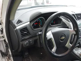 2011 Chevrolet Traverse 1LT z VIN 1GNKRGED3BJ128529, wystawiony jako IAAI lot #42355440 z przebiegiem 166 008 mil mil oraz . Historia ofert i sprzedaży dostępna na DreamBid. Obrazek 7.