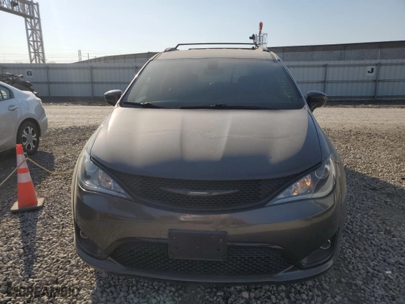 2018 Chrysler Pacifica Touring L with VIN 2C4RC1BGXJR189133, listed as a Copart auction lot 48592805 with 96,279 mi miles and Salvage Title. Bid and sale history available at carsss.com. Image 5.
