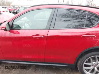 2019 Alfa Romeo Stelvio Ti z VIN ZASPAKBNXK7C31621, wystawiony jako IAAI lot #41773366 z przebiegiem 37 344 mil mil oraz . Historia ofert i sprzedaży dostępna na DreamBid. Obrazek 14.