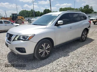 2017 Nissan Pathfinder SV z VIN 5N1DR2MN8HC661872, wystawiony jako Copart lot #61755515 z przebiegiem 154 770 mil mil oraz Szkoda całkowita • Salvage title. Historia ofert i sprzedaży dostępna na DreamBid. Obrazek 1.
