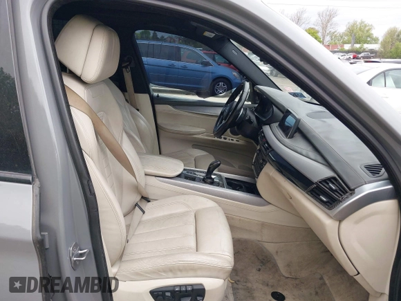 2016 BMW X5 xDrive50i with VIN 5UXKR6C57G0J80370, listed as a IAAI auction lot 42040278 with 99,071 mi miles. Bid and sale history available at carsss.com. Image 5.