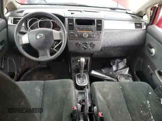 2011 Nissan Versa S z VIN 3N1BC1AP7BL463683, wystawiony jako Copart lot #57784065 z przebiegiem 110 937 mil mil oraz Szkoda całkowita • Salvage title. Historia ofert i sprzedaży dostępna na DreamBid. Obrazek 8.