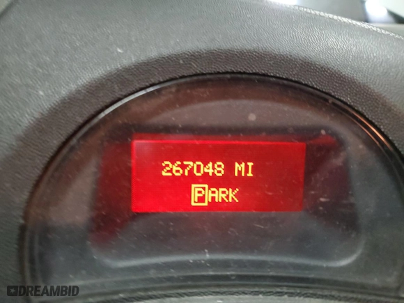 2004 Pontiac Grand Prix GT2 with VIN 2G2WS522441110516, listed as a Copart auction lot 87437524 with 267,048 mi miles and Salvage Title. Bid and sale history available at carsss.com. Image 9.