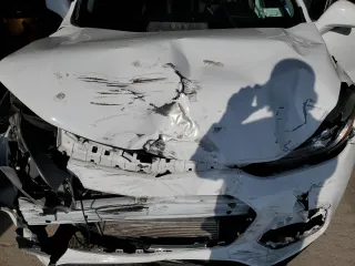 2017 Chevrolet Trax LT z VIN KL7CJPSB5HB209331, wystawiony jako Copart lot #53932665 z przebiegiem Nie podano mil oraz Nie do naprawy. Historia ofert i sprzedaży dostępna na DreamBid. Obrazek 12.