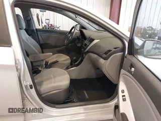 2016 Hyundai Accent SE z VIN KMHCT4AE8GU121220, wystawiony jako IAAI lot #42478517 z przebiegiem 133 491 mil mil oraz . Historia ofert i sprzedaży dostępna na DreamBid. Obrazek 5.