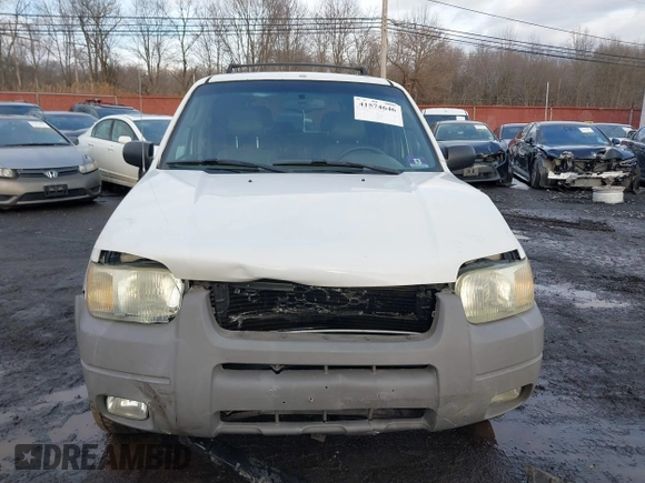 2002 Ford Escape XLT Choice with VIN 1FMYU04142KD82594, listed as a IAAI auction lot 41574646 with 173,174 mi miles. Bid and sale history available at carsss.com. Image 11.