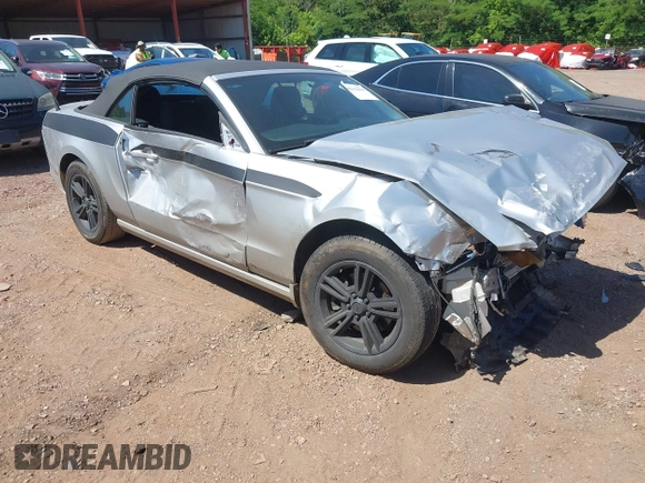 2014 Ford Mustang V6 с VIN 1ZVBP8EM9E5314011, выставлен на аукционе IAAI как лот 42332004 с пробегом 133 361 миль миль и . История ставок и продаж доступна на DreamBid. Изображение 1.