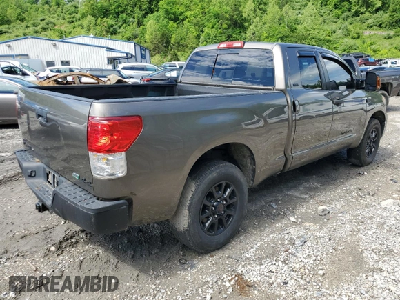 2010 Toyota Tundra z VIN 5TFUW5F19AX137573, wystawiony jako Copart lot #54045955 z przebiegiem 236 068 mil mil oraz Szkoda całkowita • Salvage title. Historia ofert i sprzedaży dostępna na DreamBid. Obrazek 3.