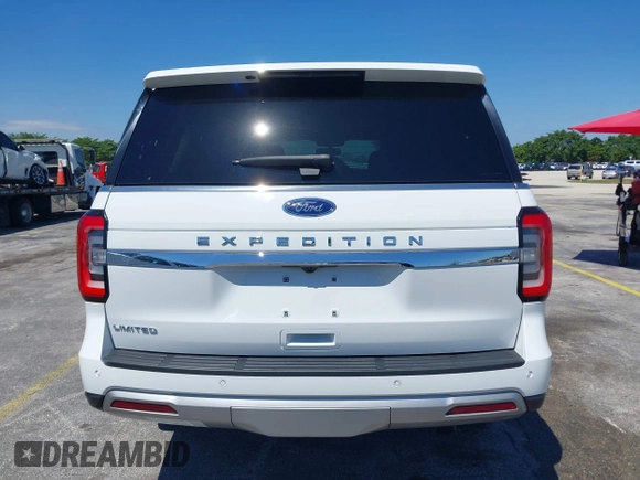 2024 Ford Expedition Limited with VIN 1FMJU1K85REA10326, listed as a IAAI auction lot 42039369 with 2,006 mi miles. Bid and sale history available at carsss.com. Image 16.
