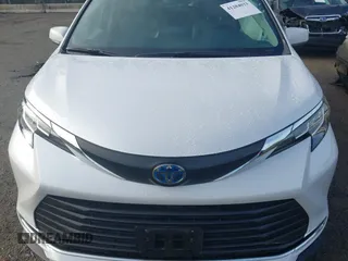 2023 Toyota Sienna XLE with VIN 5TDJSKFC8PS099539, listed as a IAAI auction lot 41284033 with 13,514 mi miles. Bid and sale history available at carsss.com. Image 10.