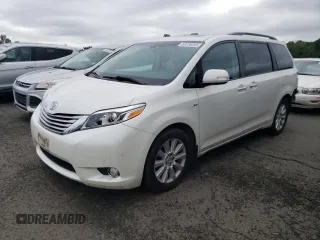 2017 Toyota Sienna XLE with VIN 5TDDZ3DC2HS173377, listed as a Copart auction lot 63736445 with 30,499 mi miles and Salvage title. Bid and sale history available at DreamBid. Image 1.