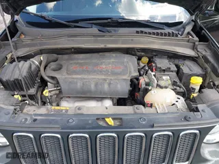 2017 Jeep Renegade Latitude with VIN ZACCJBBB4HPE90100, listed as a IAAI auction lot 41998252 with 84,443 mi miles. Bid and sale history available at carsss.com. Image 10.