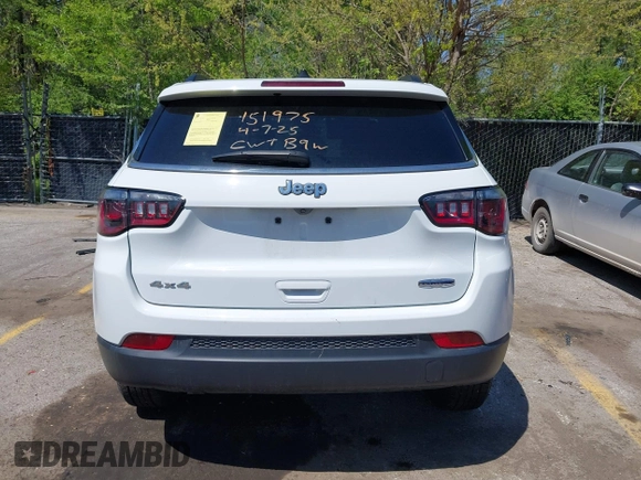 2024 Jeep Compass Latitude with VIN 3C4NJDBN0RT109268, listed as a IAAI auction lot 42067387 with 26,894 mi miles. Bid and sale history available at carsss.com. Image 17.