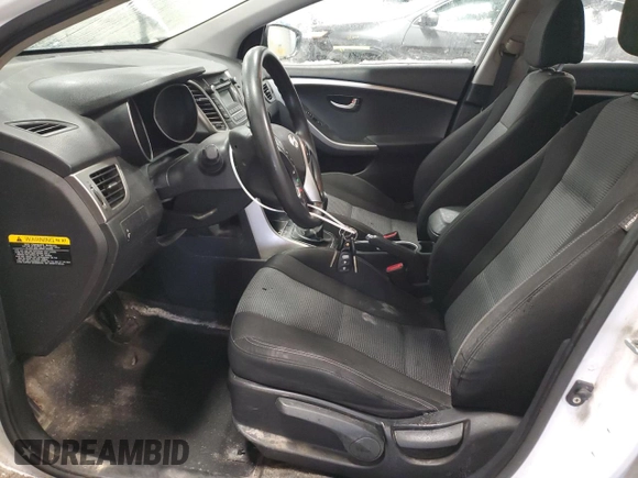 2015 Hyundai Elantra GT GL with VIN KMHD25LH8FU250772, listed as a Copart auction lot 43330335 with 240,063 mi miles and Clean Title. Bid and sale history available at carsss.com. Image 7.