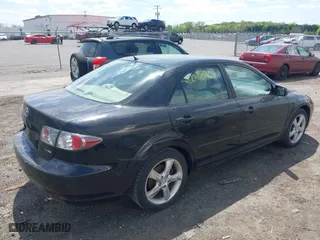 2006 Mazda Mazda6 Grand Touring s with VIN 1YVHP80DX65M52771, listed as a IAAI auction lot 42091020 with 207,727 mi miles. Bid and sale history available at carsss.com. Image 4.