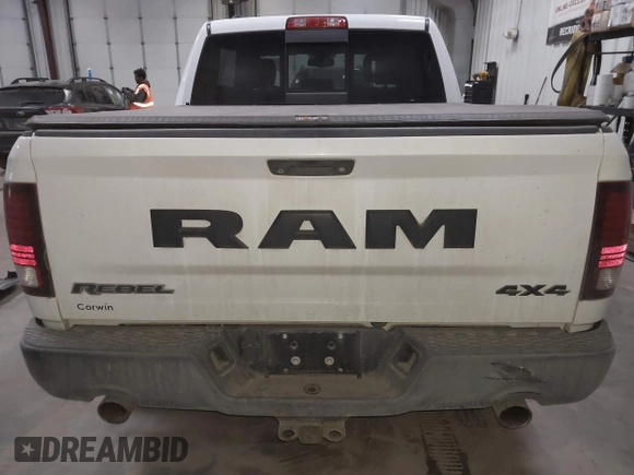 2016 Ram 1500 Rebel z VIN 1C6RR7YT6GS108472, wystawiony jako IAAI lot #41761560 z przebiegiem 101 132 mil mil oraz . Historia ofert i sprzedaży dostępna na DreamBid. Obrazek 17.