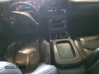 2003 Chevrolet Silverado SS z VIN 2GCEK19N631405423, wystawiony jako Copart lot #56206355 z przebiegiem 171 455 mil mil oraz Tytuł czysty. Historia ofert i sprzedaży dostępna na DreamBid. Obrazek 8.