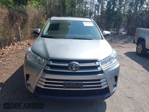 2018 Toyota Highlander SE z VIN 5TDJZRFH8JS526290, wystawiony jako IAAI lot #42393316 z przebiegiem 69 650 mil mil oraz . Historia ofert i sprzedaży dostępna na DreamBid. Obrazek 12.