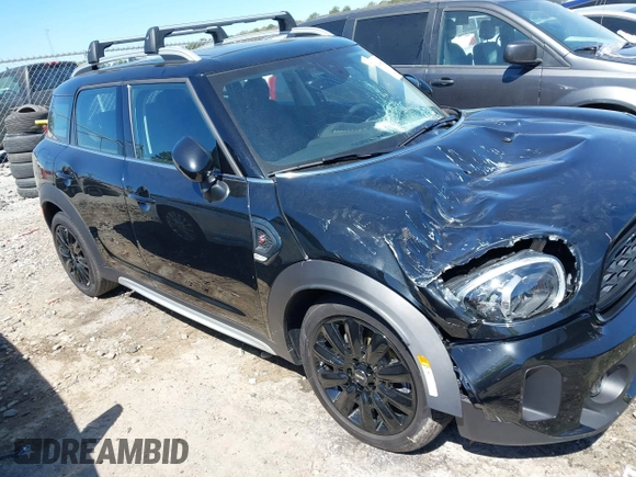 2024 MINI Countryman Cooper S with VIN WMZ53BR08R3S33762, listed as a IAAI auction lot 41845320 with 5,509 mi miles. Bid and sale history available at carsss.com. Image 17.
