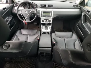 2009 Volkswagen Passat Komfort z VIN WVWJK73CX9P055380, wystawiony jako Copart lot #65812774 z przebiegiem 170 237 mil mil oraz Tytuł czysty. Historia ofert i sprzedaży dostępna na DreamBid. Obrazek 8.