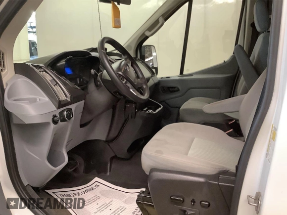 2017 Ford Transit XL z VIN 1FBAX2CM4HKA64864, wystawiony jako IAAI lot #42636468 z przebiegiem 56 010 mil mil oraz . Historia ofert i sprzedaży dostępna na DreamBid. Obrazek 24.
