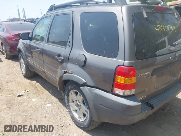 2002 Ford Escape XLT Choice with VIN 1FMYU041X2KB88832, listed as a IAAI auction lot 42400767 with 194,124 mi miles and . Bid and sale history available at DreamBid. Image 6.