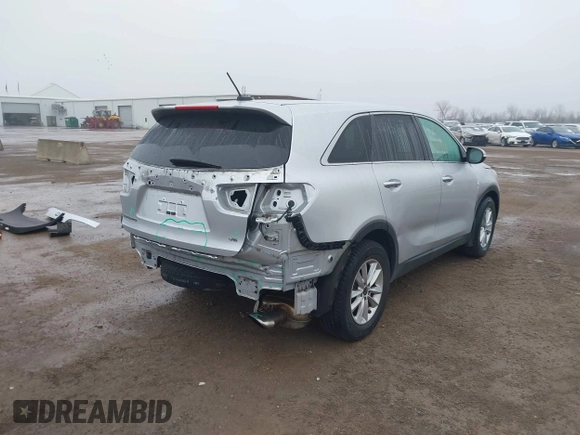 2019 Kia Sorento LX V6 with VIN 5XYPG4A51KG495866, listed as a IAAI auction lot 41599328 with 161,807 mi miles. Bid and sale history available at carsss.com. Image 4.