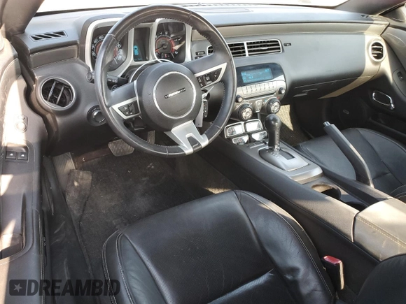 2010 Chevrolet Camaro 2SS z VIN 2G1FK1EJ4A9185780, wystawiony jako Copart lot #51762515 z przebiegiem 86 192 mil mil oraz Szkoda całkowita • Salvage title. Historia ofert i sprzedaży dostępna na DreamBid. Obrazek 8.