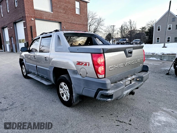 2002 Chevrolet Avalanche with VIN 3GNEK13T626206061, listed as a Copart auction lot 56700975 with 157,907 mi miles and Clean Title. Bid and sale history available at DreamBid. Image 3.