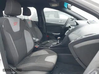 2015 Ford Focus ST with VIN 1FADP3L91FL268867, listed as a IAAI auction lot 41583424 with 169,426 mi miles. Bid and sale history available at carsss.com. Image 5.
