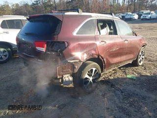 2016 Kia Sorento EX with VIN 5XYPH4A10GG164505, listed as a IAAI auction lot 41161549 with 121,411 mi miles. Bid and sale history available at carsss.com. Image 4.