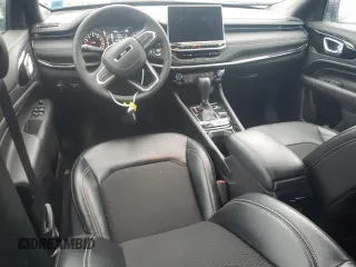 2023 Jeep Compass Latitude с VIN 3C4NJDBN7PT548285, выставлен на аукционе Copart как лот 61689895 с пробегом 19 749 миль миль и Списание • Salvage title. История ставок и продаж доступна на DreamBid. Изображение 8.