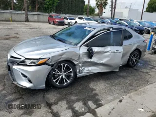 2018 Toyota Camry LE with VIN 4T1B11HK5JU580045, listed as a Copart auction lot 55090595 with 74,681 mi miles and Clean title. Bid and sale history available at DreamBid. Image 1.