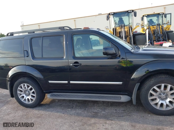 2012 Nissan Pathfinder LE with VIN 5N1AR1NN5CC607403, listed as a IAAI auction lot 41813677 with 217,854 mi miles. Bid and sale history available at carsss.com. Image 13.